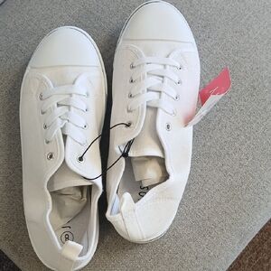 Classic White Lace-Up Women's Sneakers